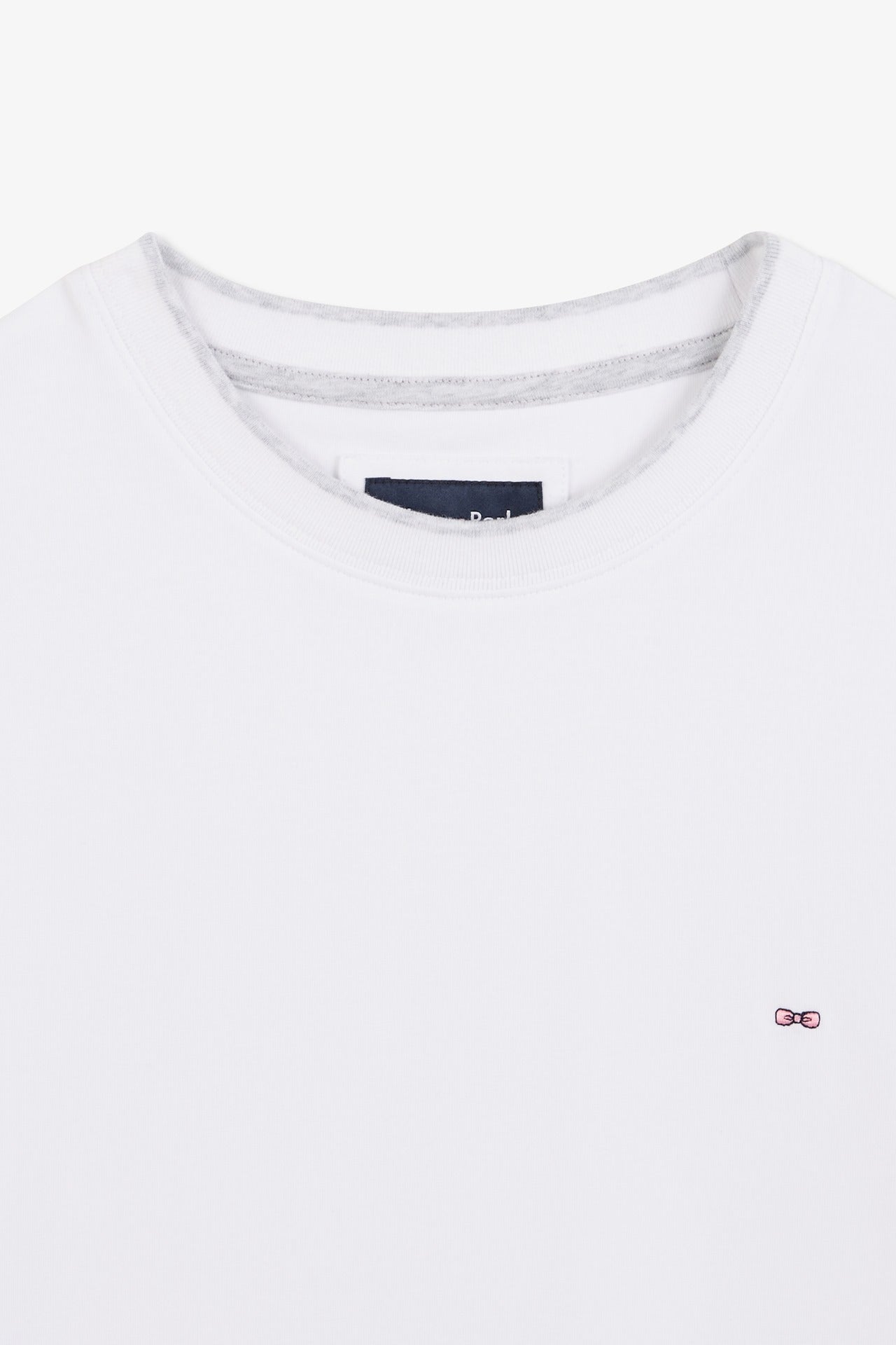Plain white short-sleeved T-shirt