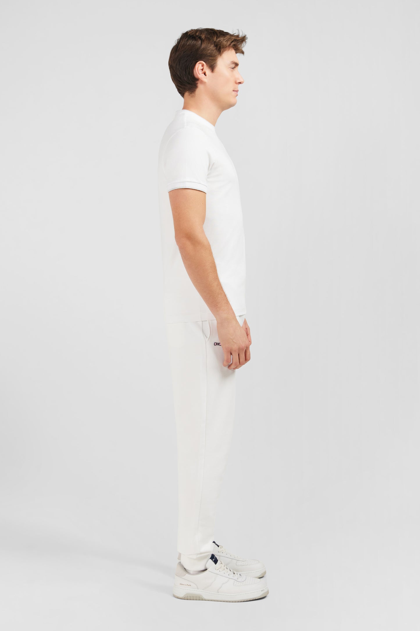 Plain white short-sleeved T-shirt