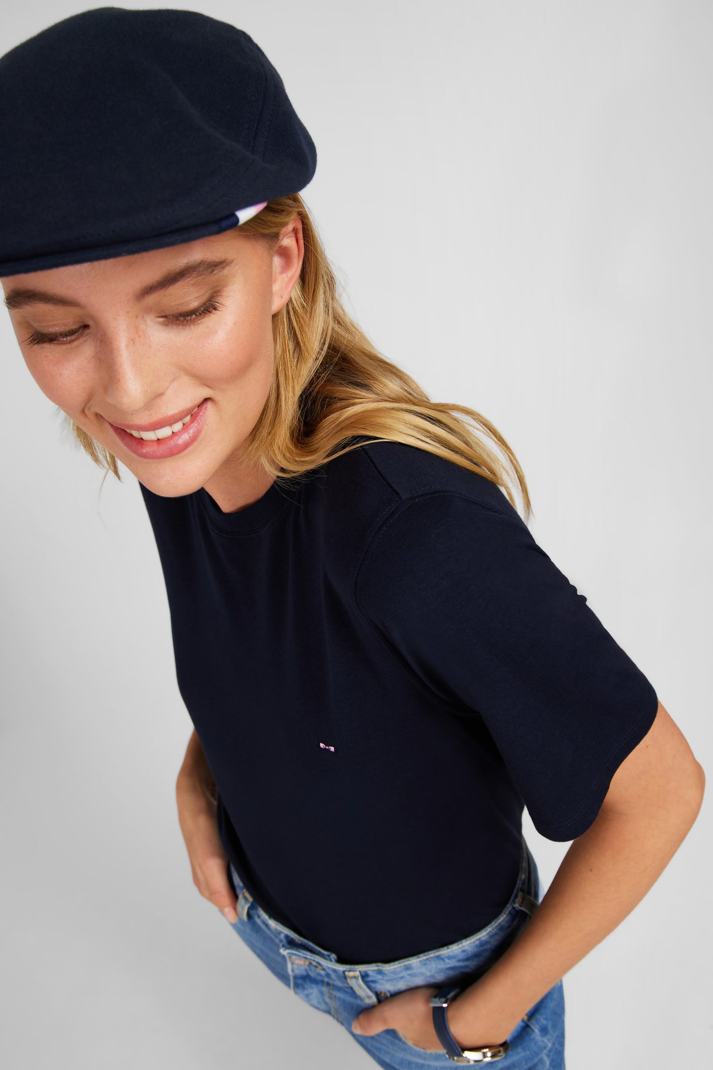 Plain dark blue short-sleeved T-shirt