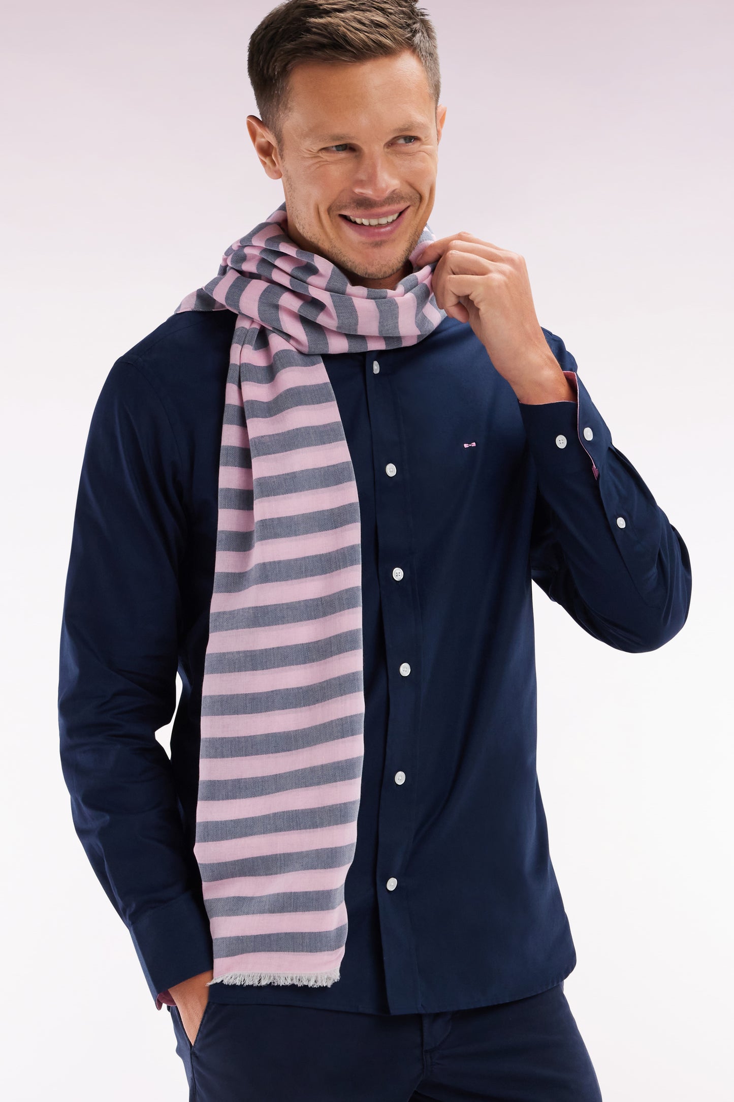 Cotton blend scarf with pink pinstripes