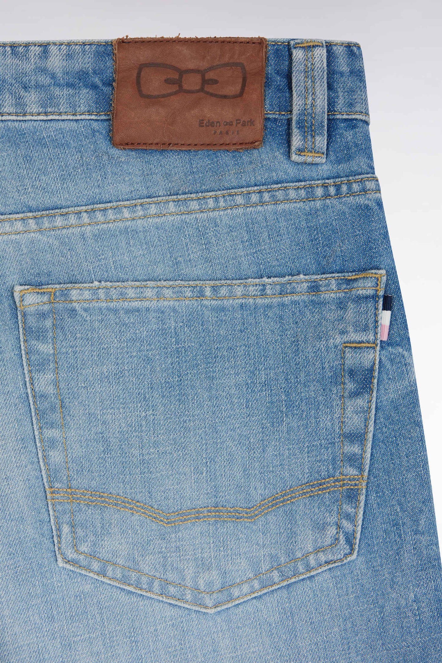 Jean 5 poches en denim bleu délavage stone bleach coupe Comfort