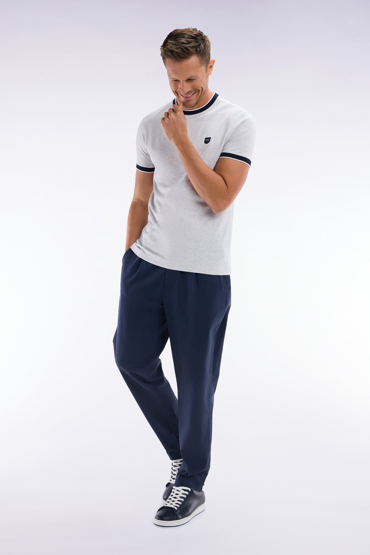 Elastic trousers in navy lyocell and stretch cotton