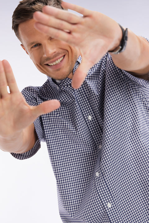 Straight short-sleeved shirt in dark blue gingham cotton - Image 3