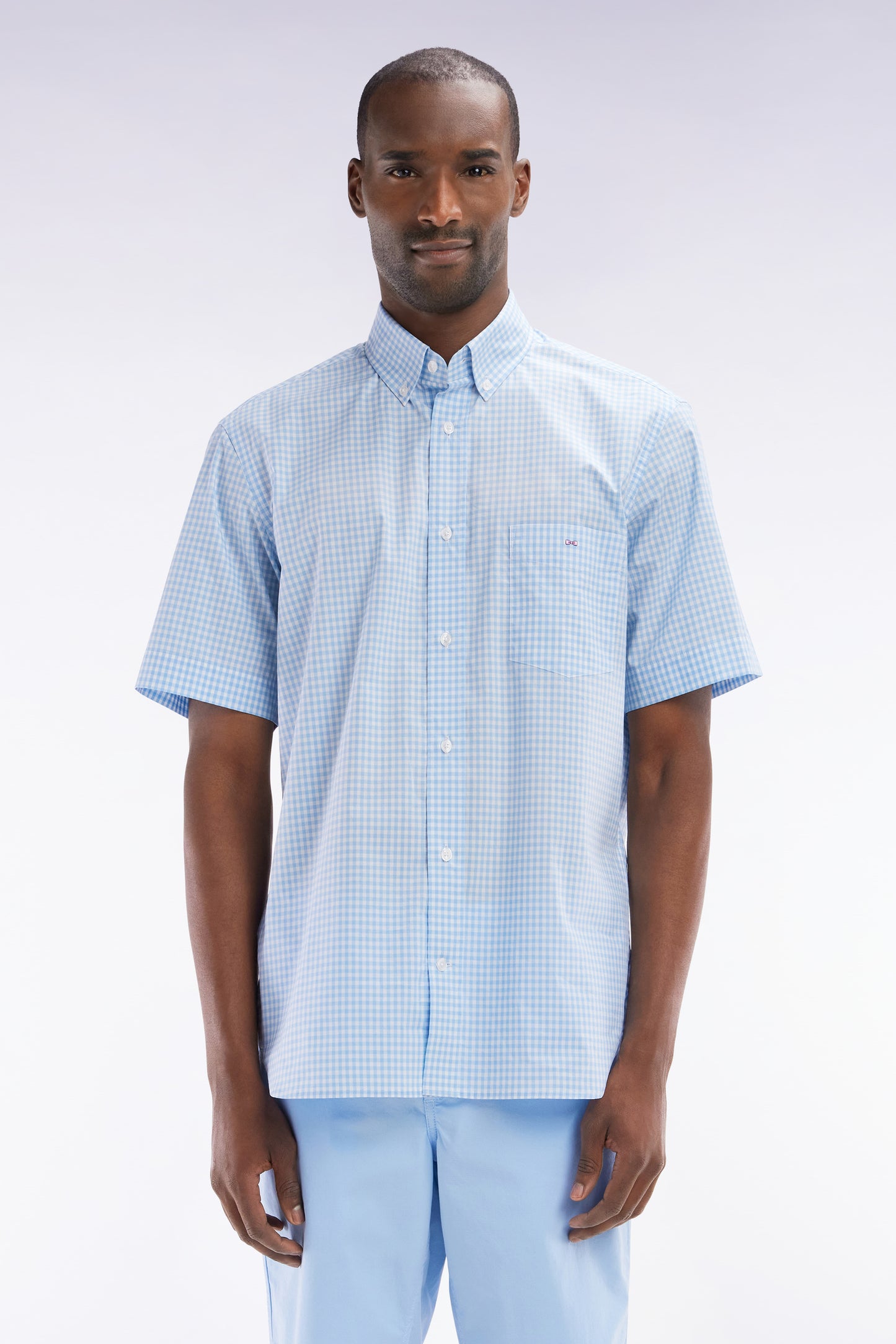 Straight short-sleeved shirt in sky blue gingham cotton