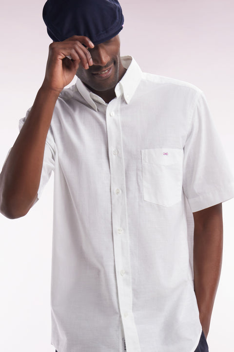 Straight short-sleeved white shirt in textured cotton - Image 3