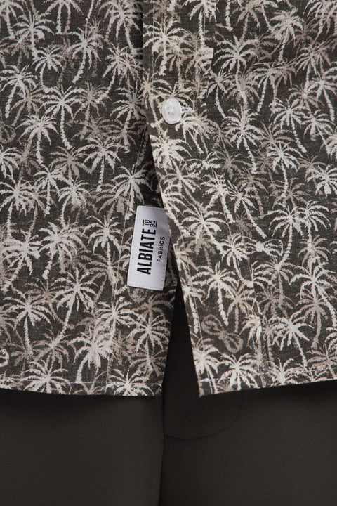 Straight-fit short-sleeved khaki cotton shirt with palm tree microprint - Image 3