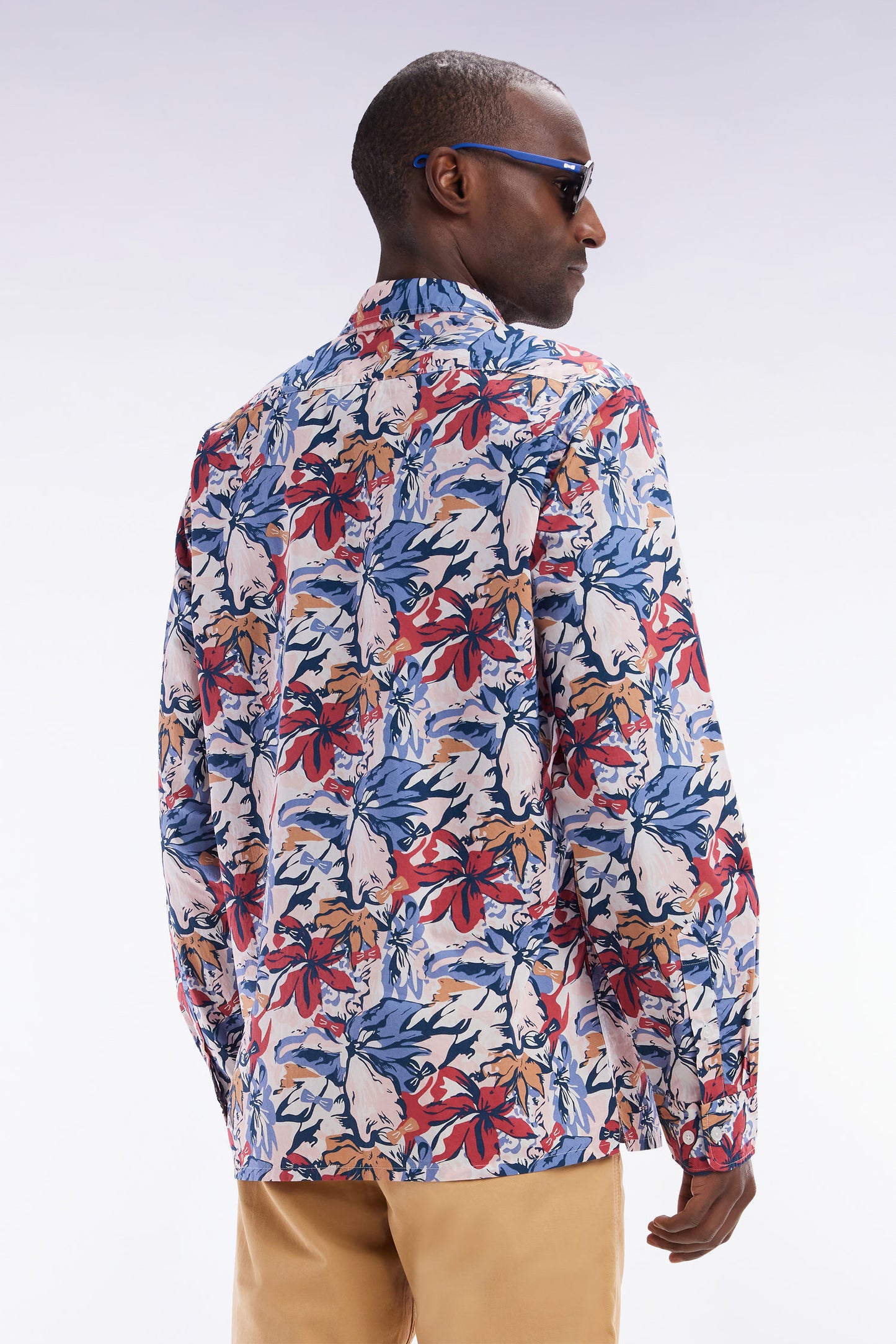 Straight-fit cotton poplin shirt with tropical bow tie print