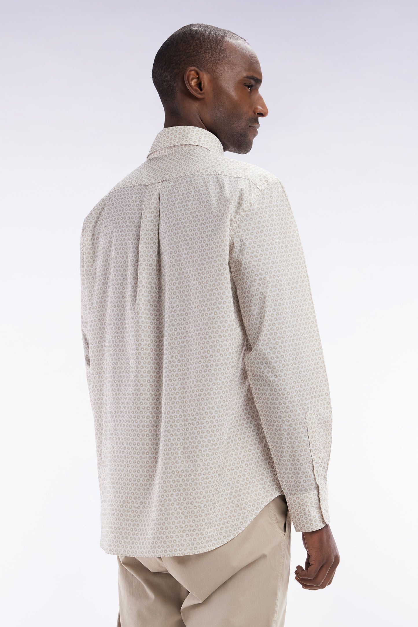 Straight-fit cotton poplin shirt with beige graphic microprint