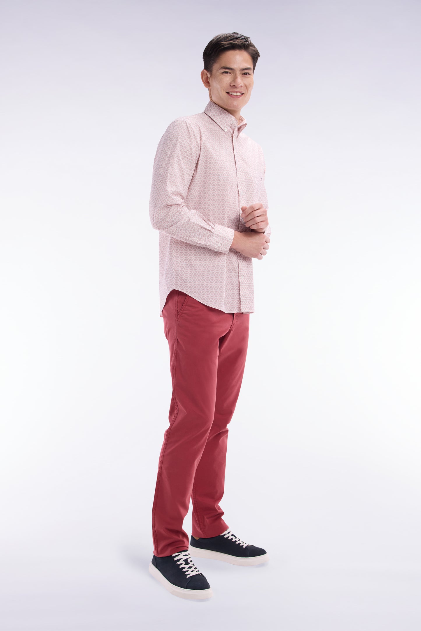 Straight-fit cotton poplin shirt with pink graphic microprint
