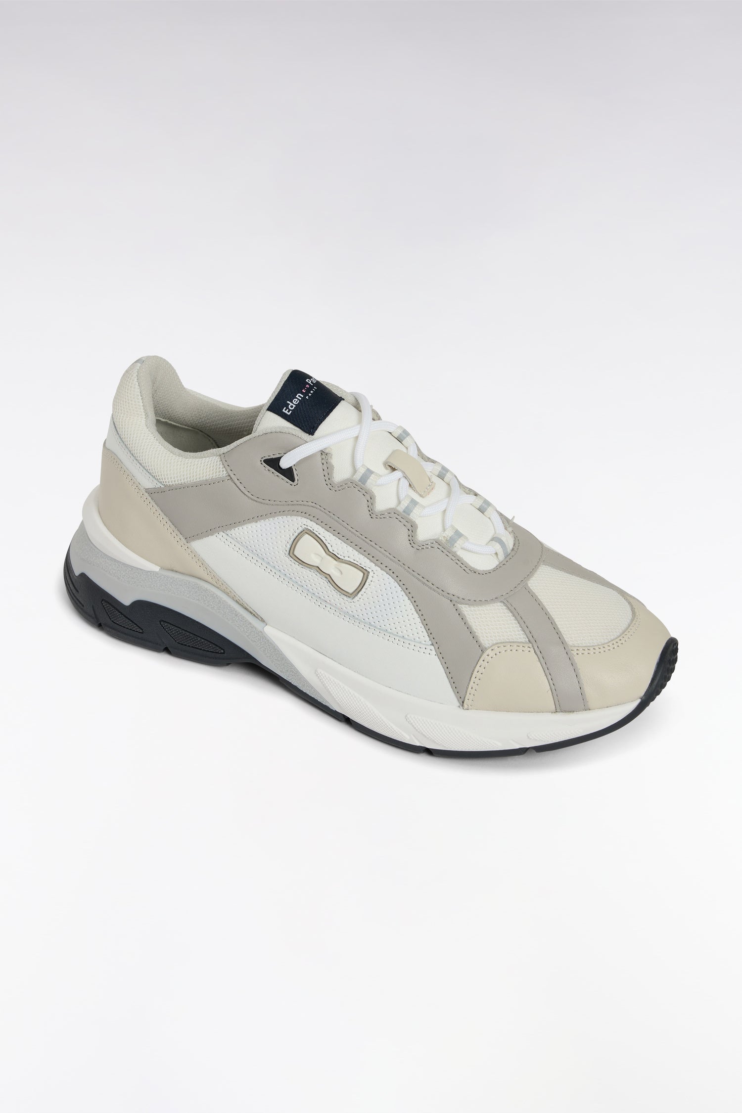 Sneakers larges en cuir blanches