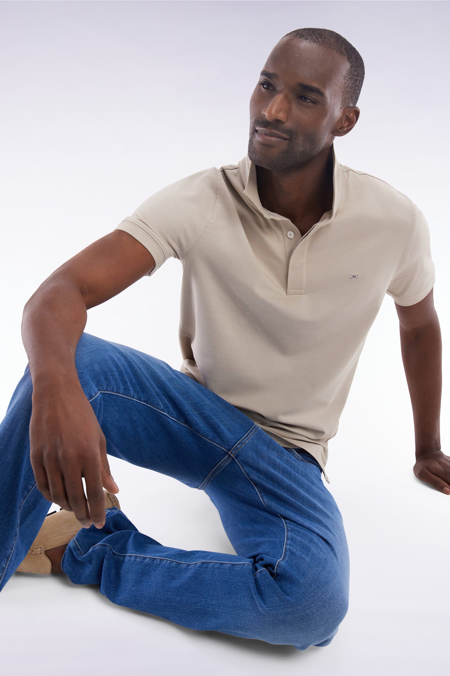 Slim-fit short-sleeved polo shirt in beige cotton piqué