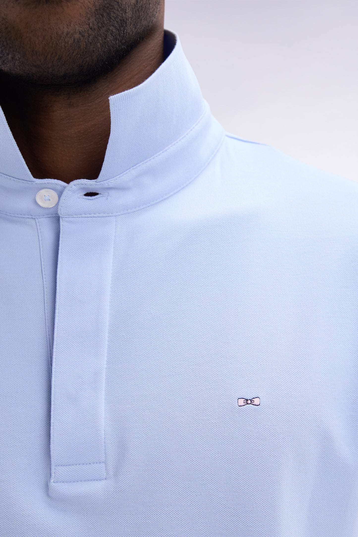 Slim-fit short-sleeved polo shirt in light blue stretch cotton piqué