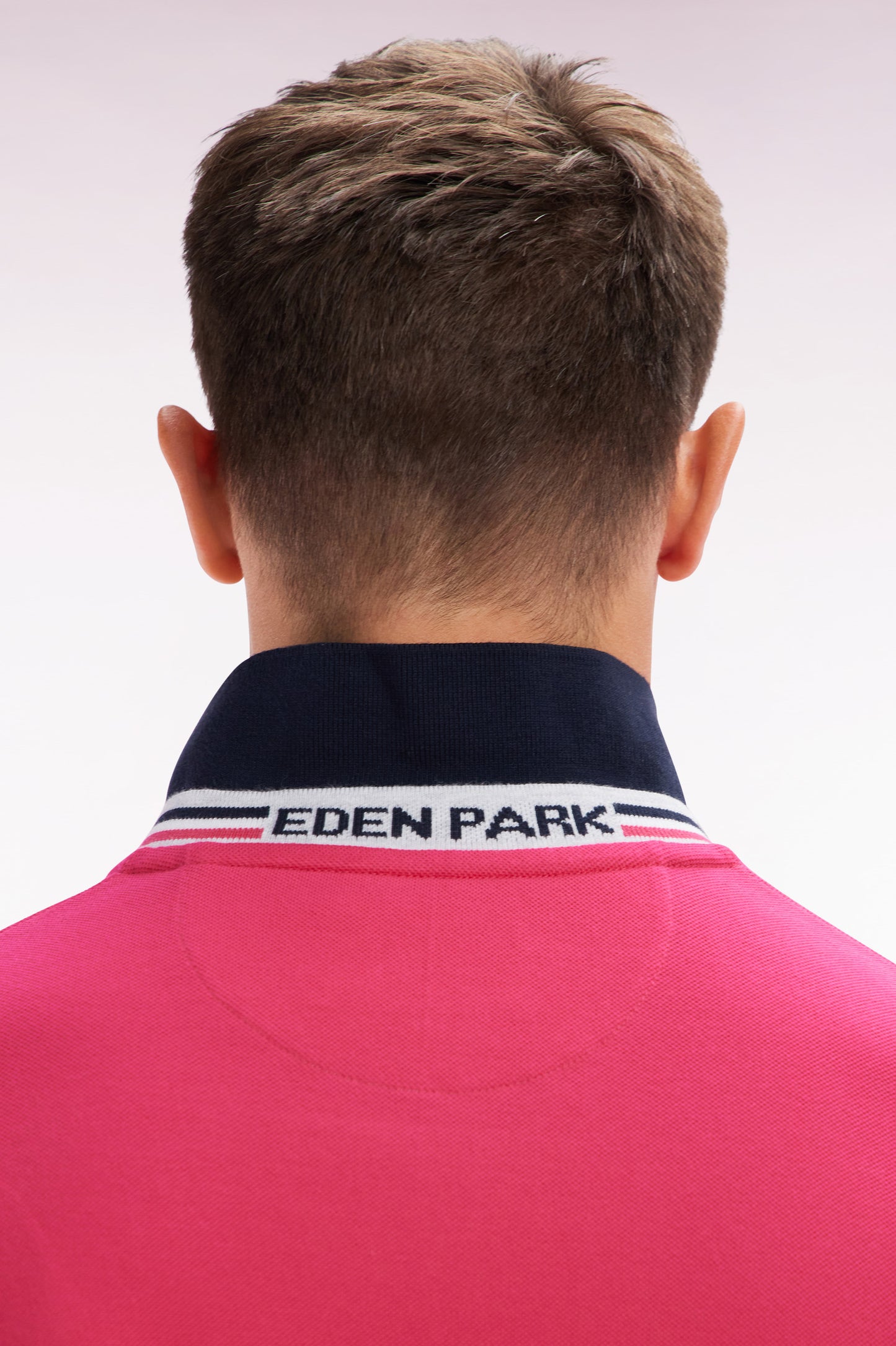 Straight-fit short-sleeved polo shirt in pink cotton piqué with tricolor embroidery