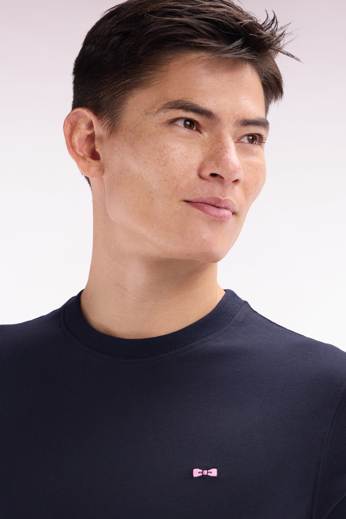 Navy cotton T-shirt with embroidery on hooped back, straight cut