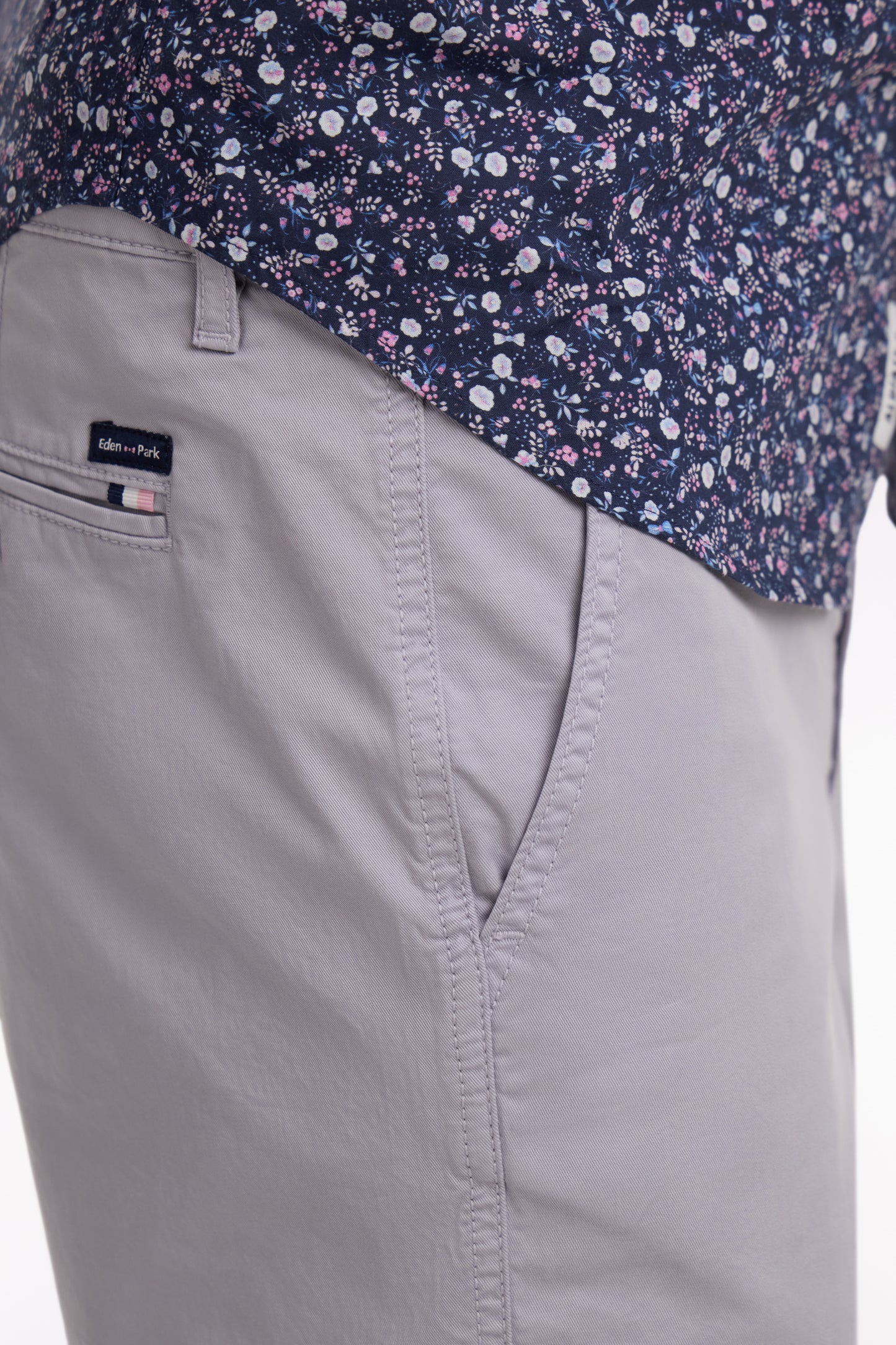 Bermuda chino en gabardine stretch gris