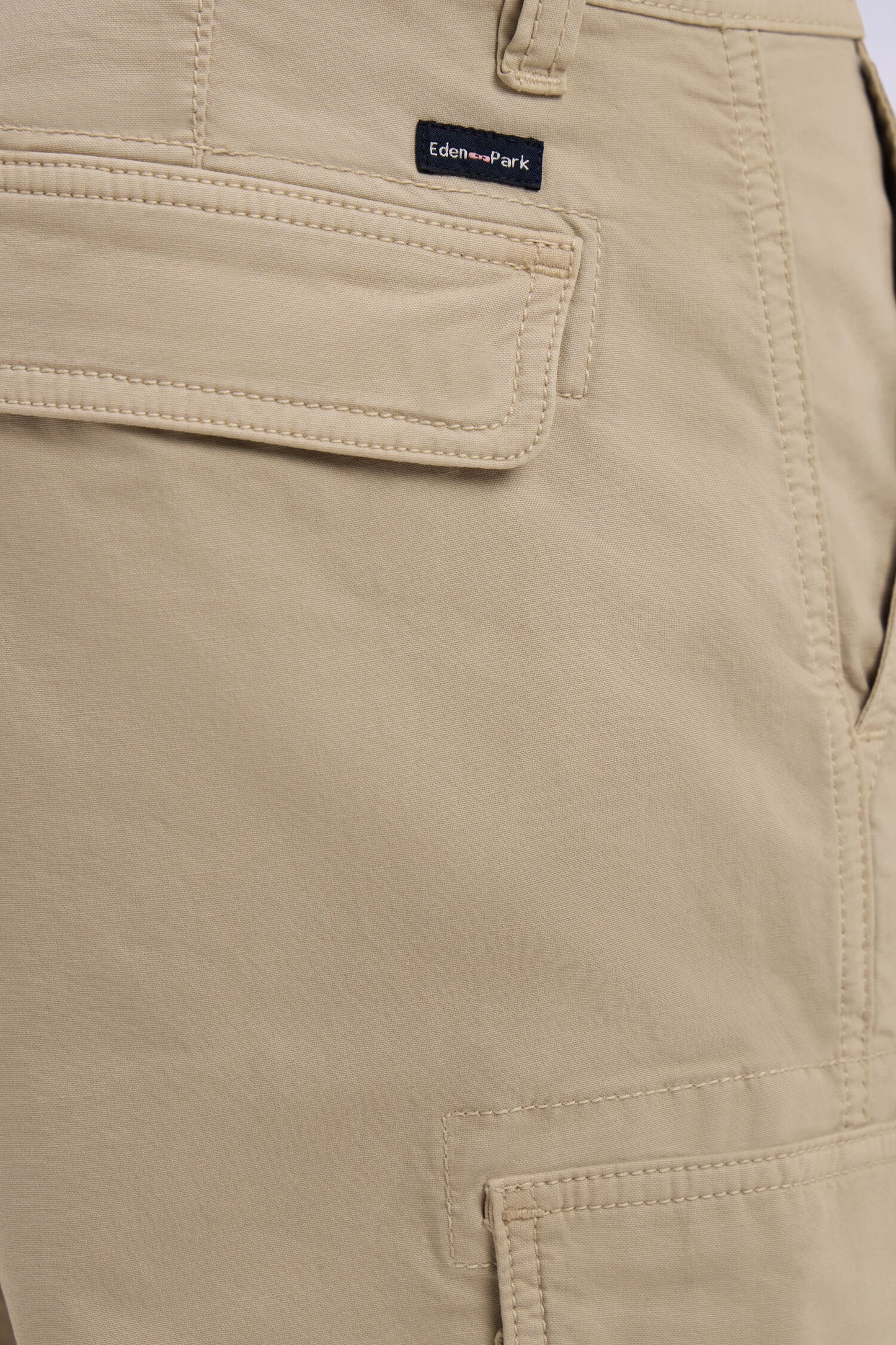 Bermuda cargo en coton beige