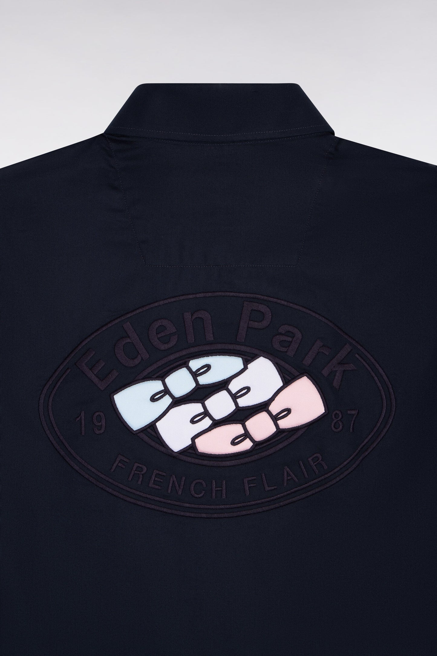 Short-sleeved shirt in navy cotton with back embroidery