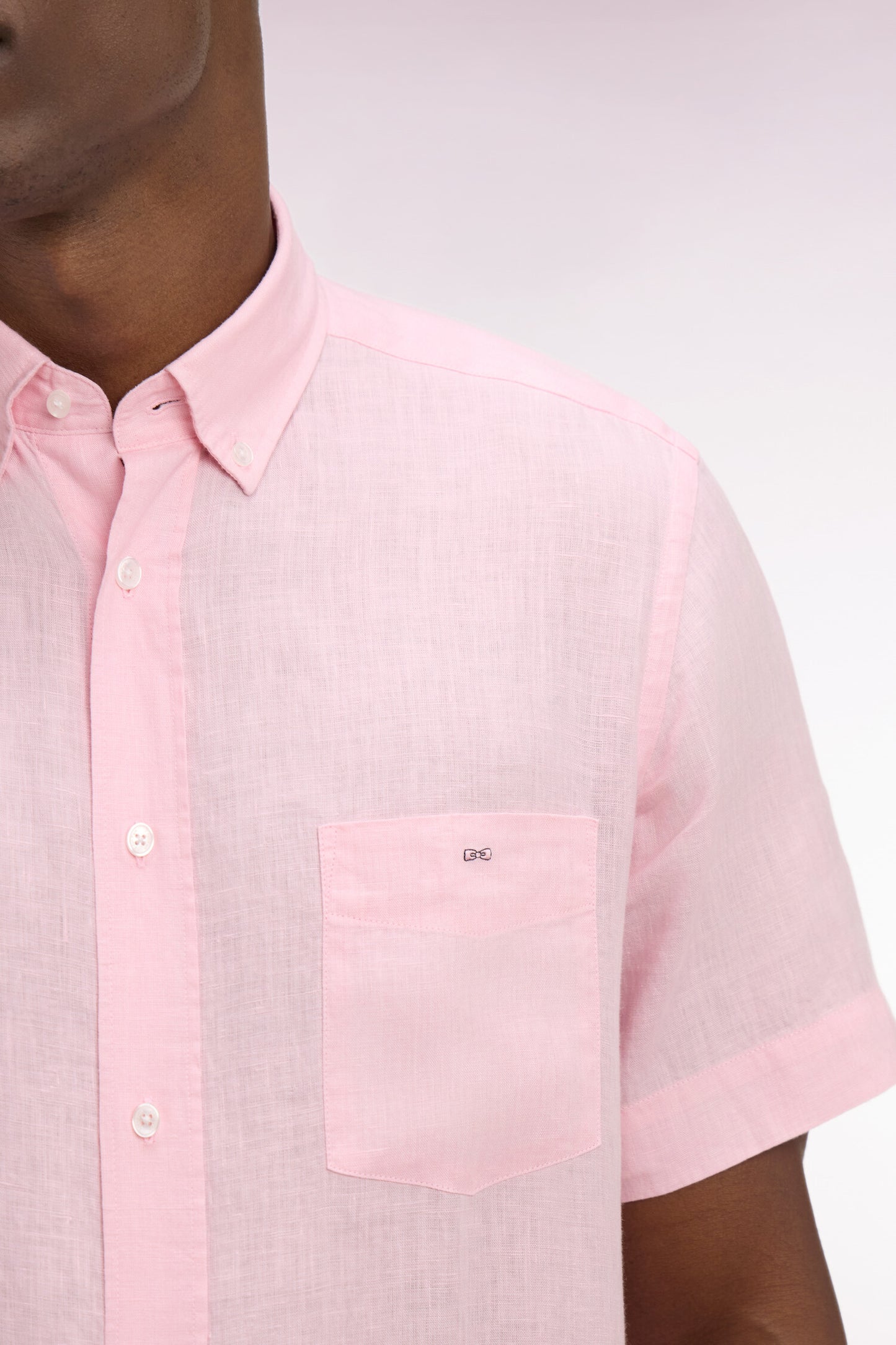 Chemise à manches courtes en lin rose clair