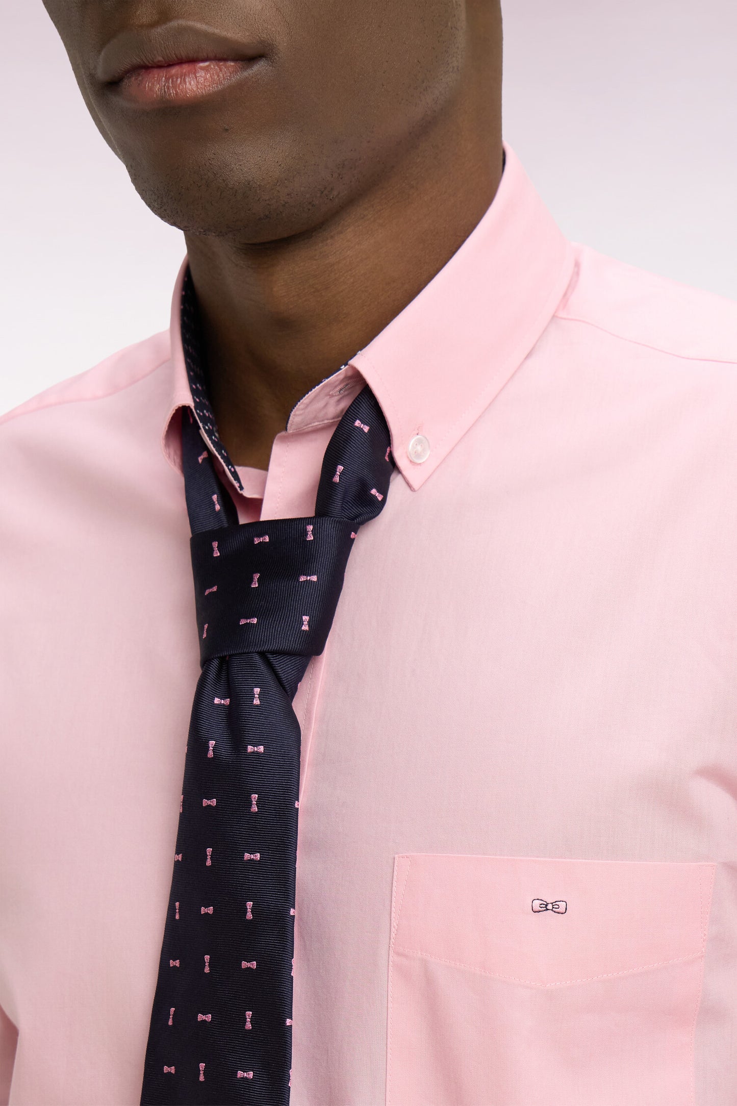 Chemise en coton rose à coudières imprimées