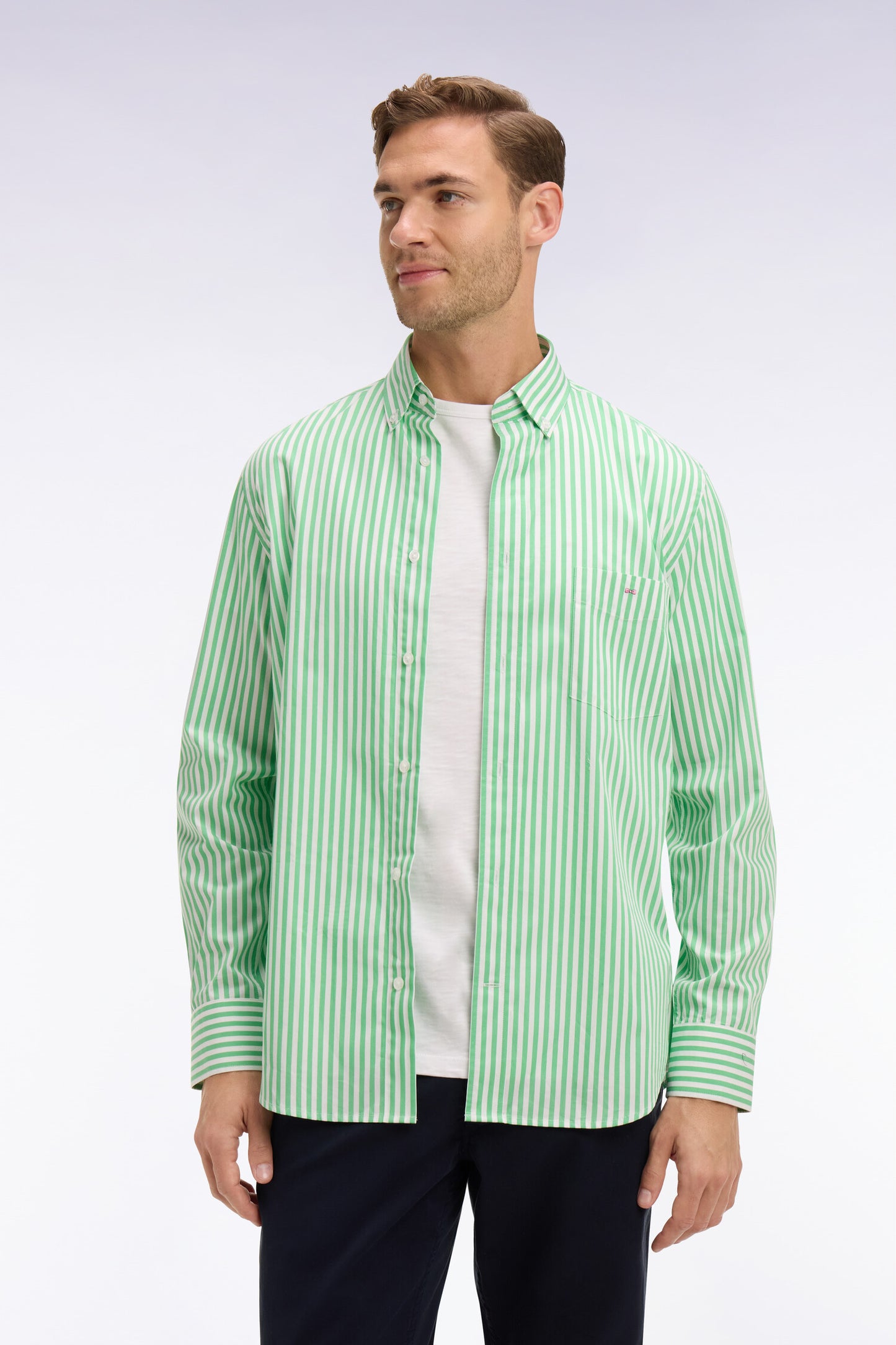 Chemise en coton vert clair à rayures bâtons