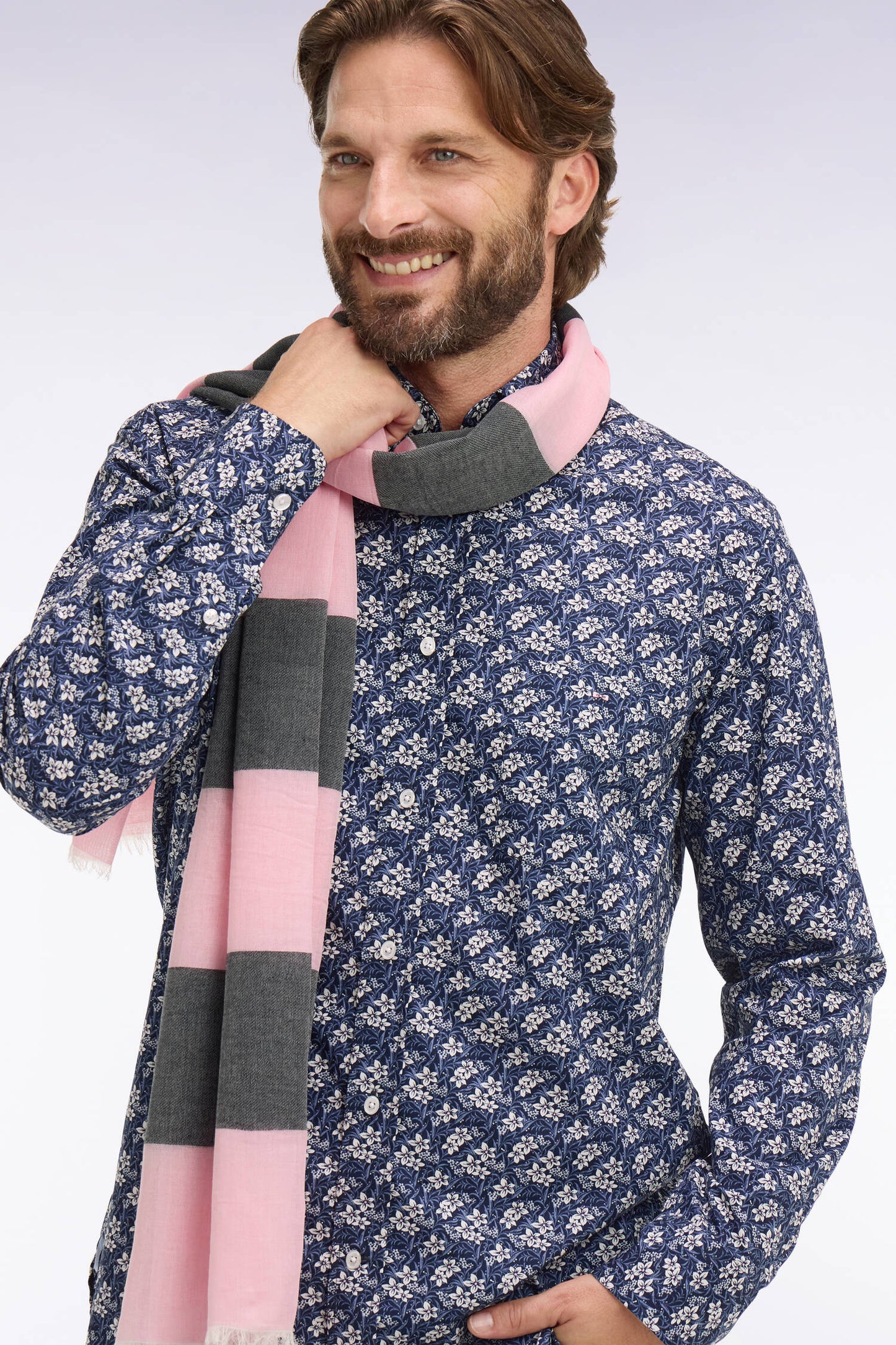 Regular fit blue cotton poplin shirt with floral pattern