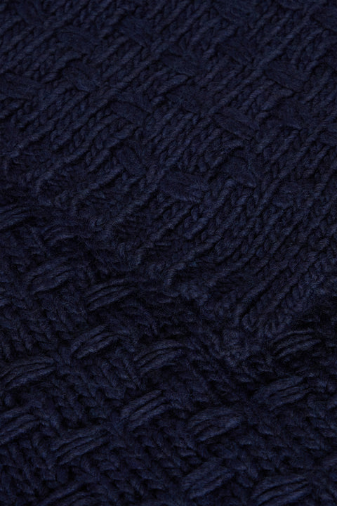 Navy knitted plaid with bow tie pattern - Image 3