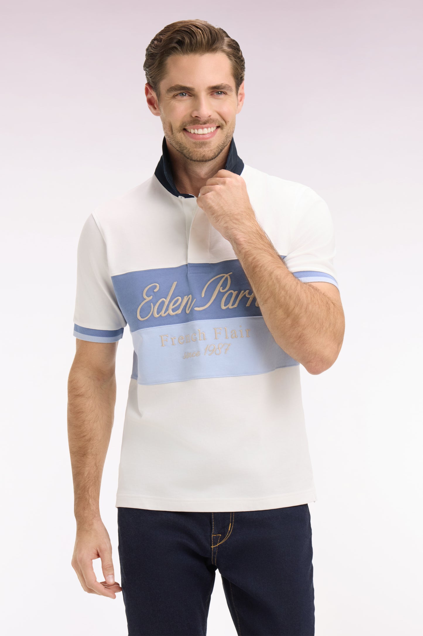 Regular fit ecru short-sleeved jersey with pastel cutouts and embroidery