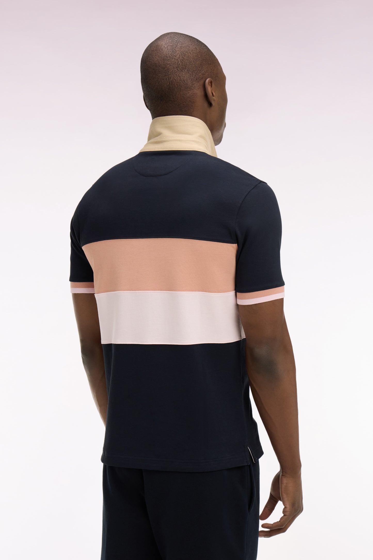 Regular fit navy short-sleeved jersey with pastel cutouts and embroidery