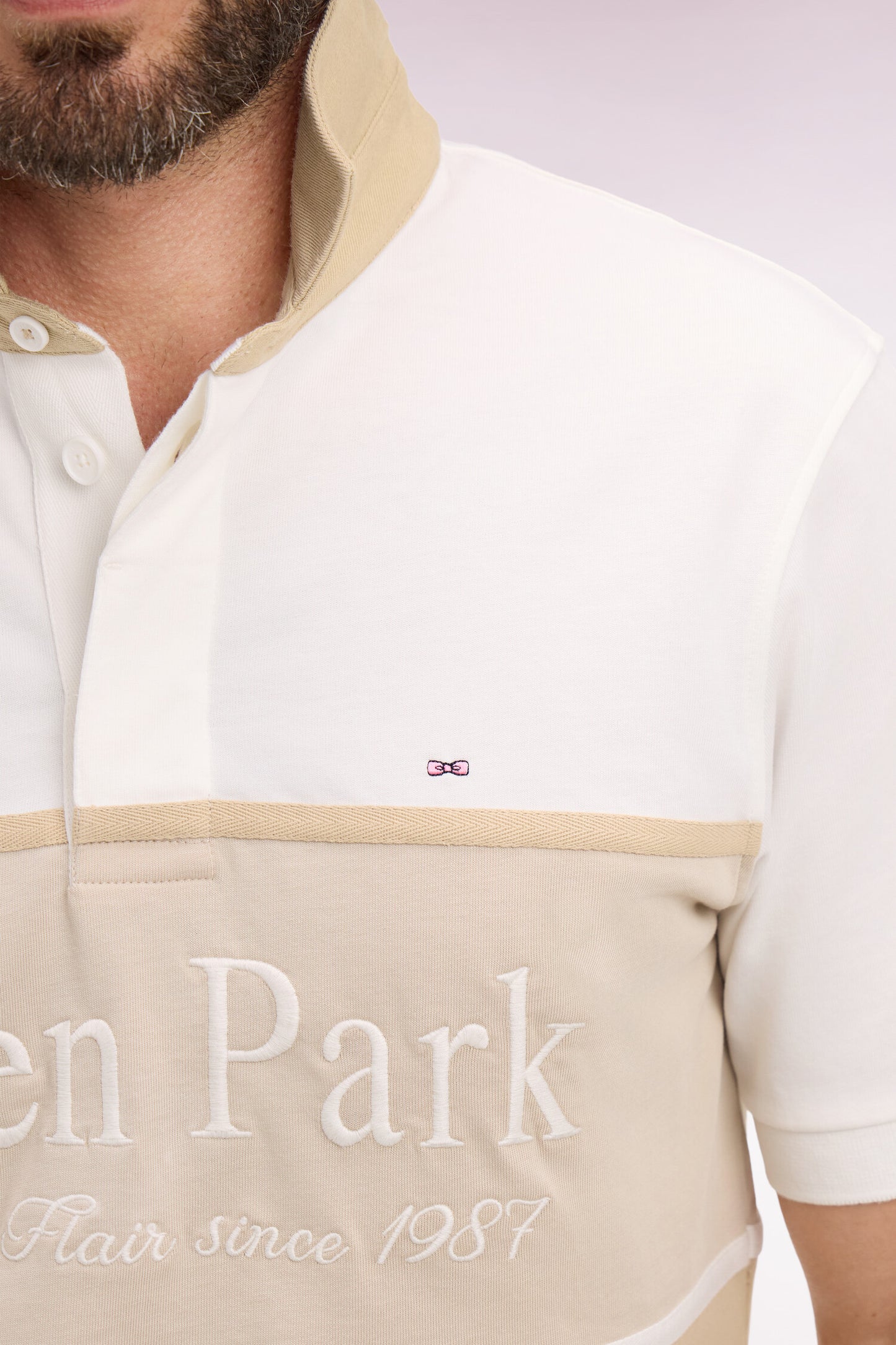 Maillot à manches courtes beige à découpes et broderie coupe regular