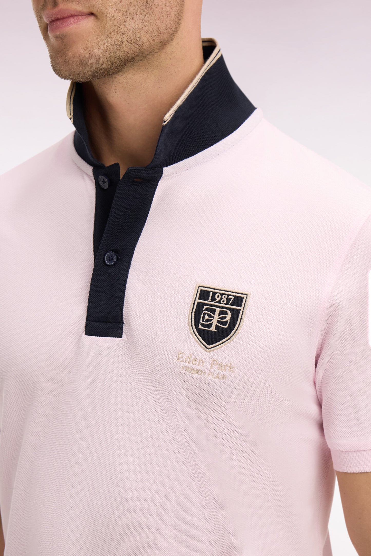 Polo à manches courtes en piqué coton rose écusson EP