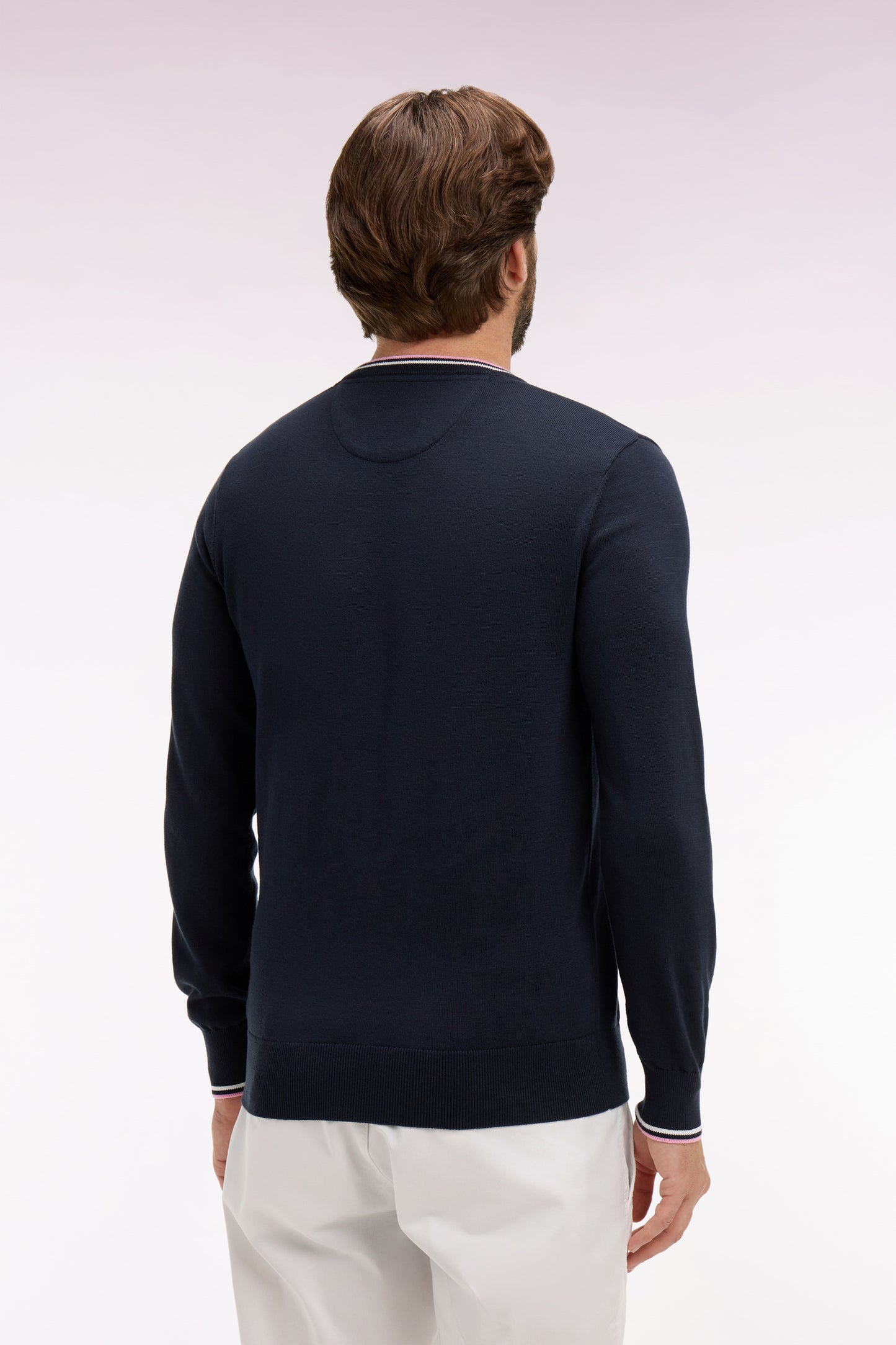 Pull col rond en coton marine à rayures fines