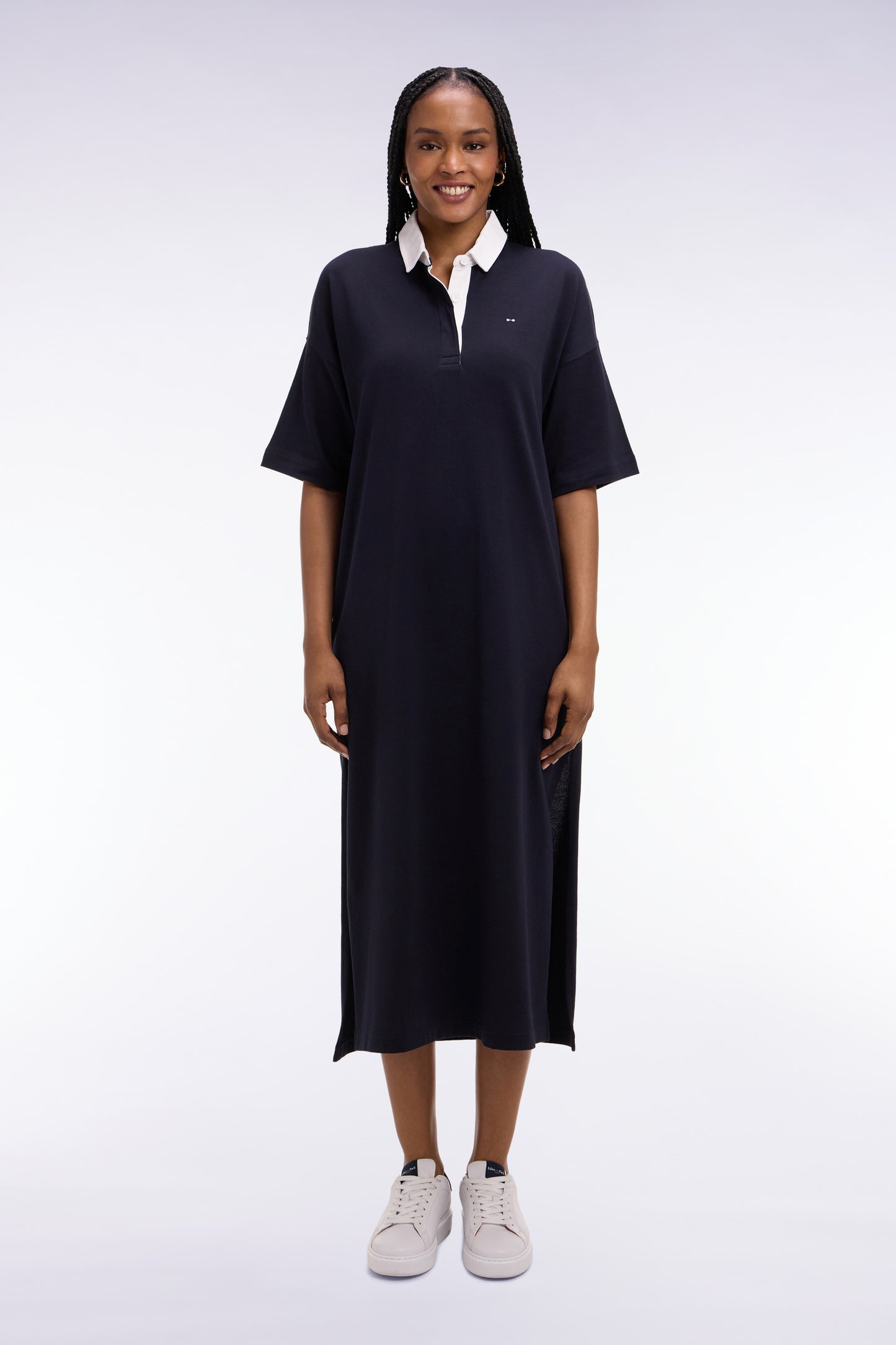 Robe polo en coton marine à col blanc