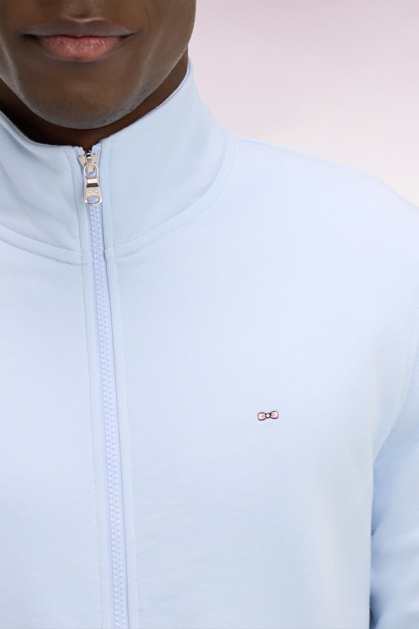 Sweatshirt zippé en molleton coton bleu ciel