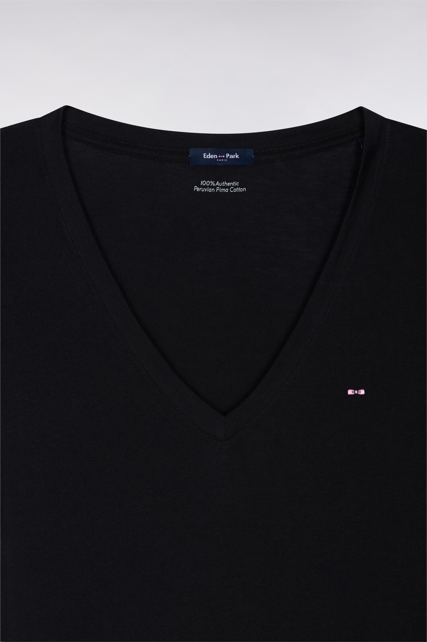 T-shirt à manches courtes col V en coton Pima noir coupe regular