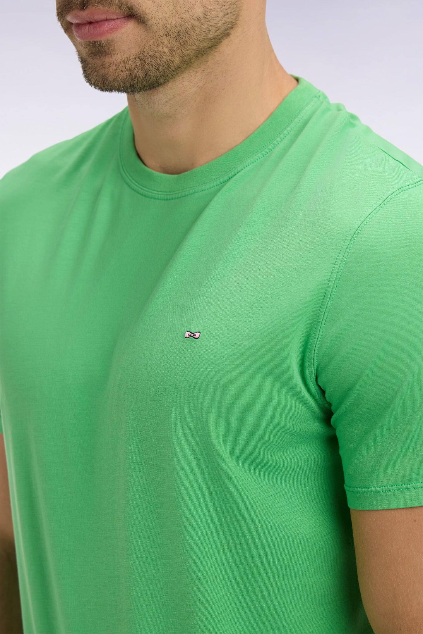 Regular fit short-sleeved T-shirt in grass green lyocell and cotton