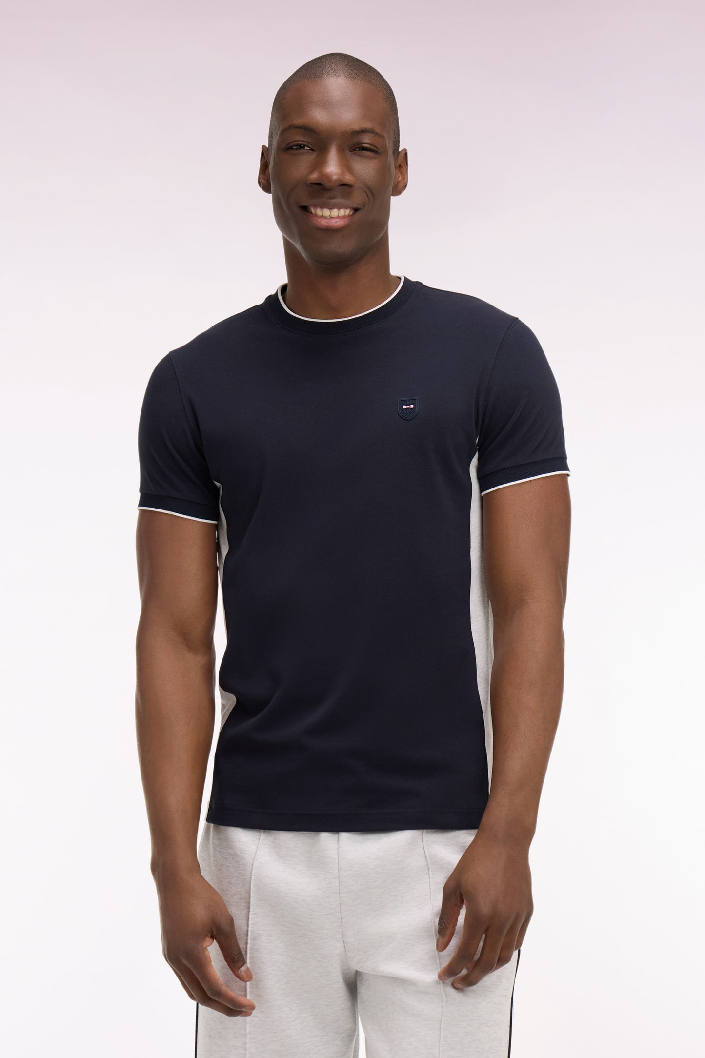 T-shirt à manches courtes en coton stretch noir à découpes coupe slim