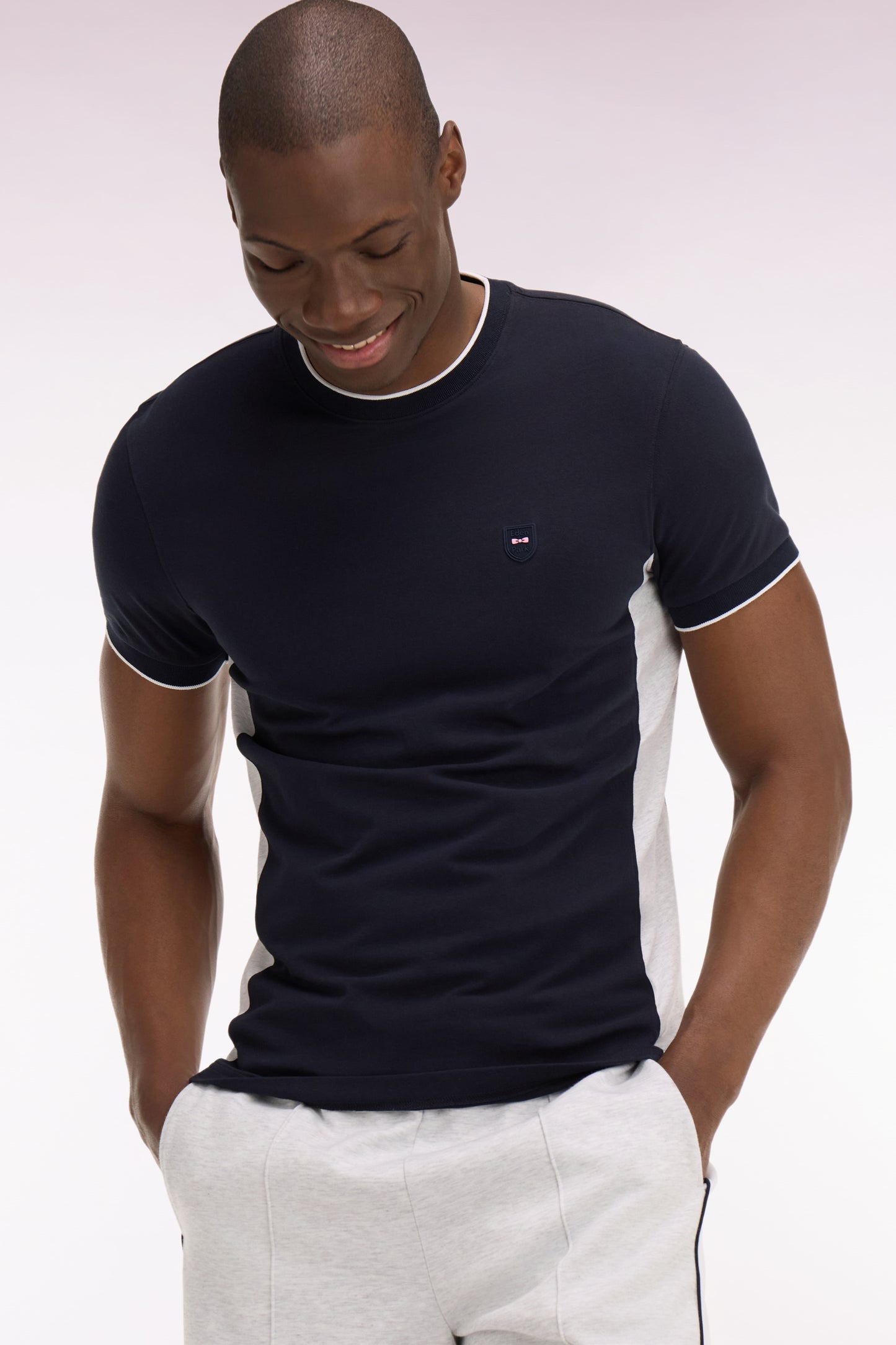 T-shirt à manches courtes en coton stretch noir à découpes coupe slim