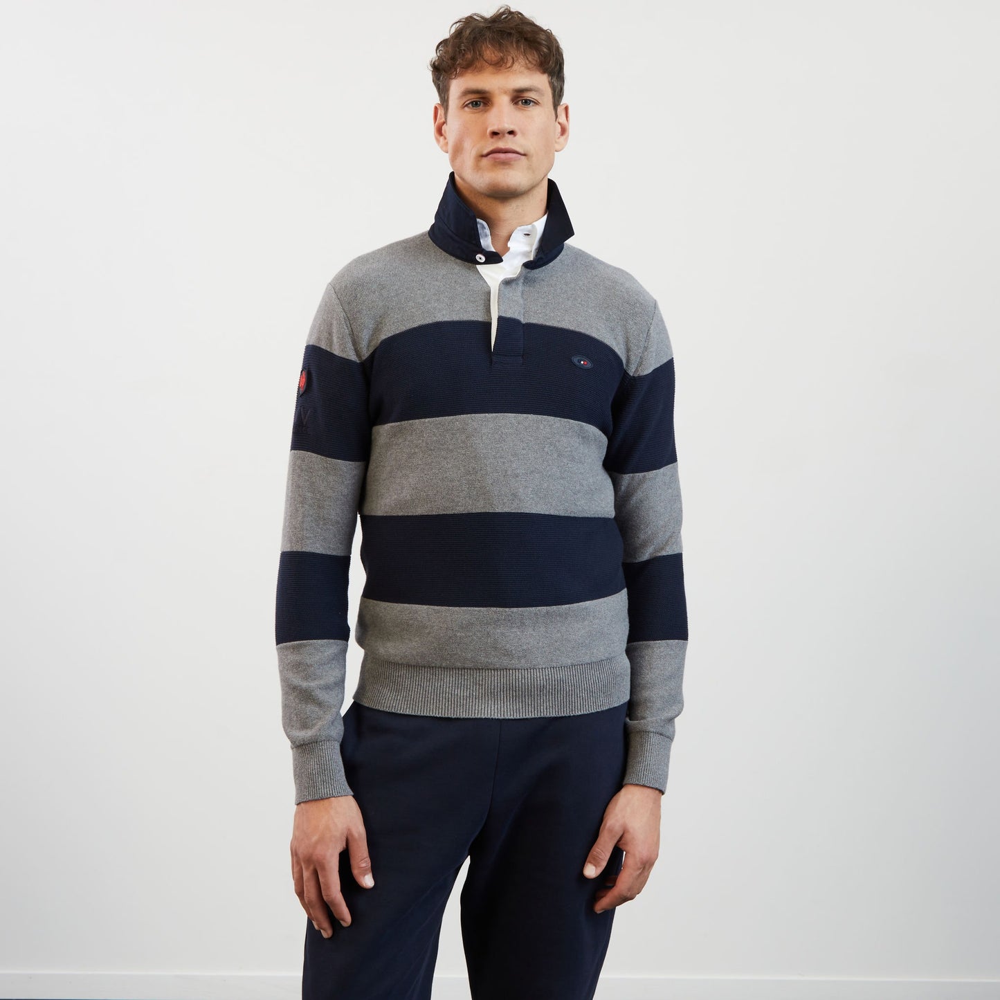 Grey circle jumper with XV de France embroidery
