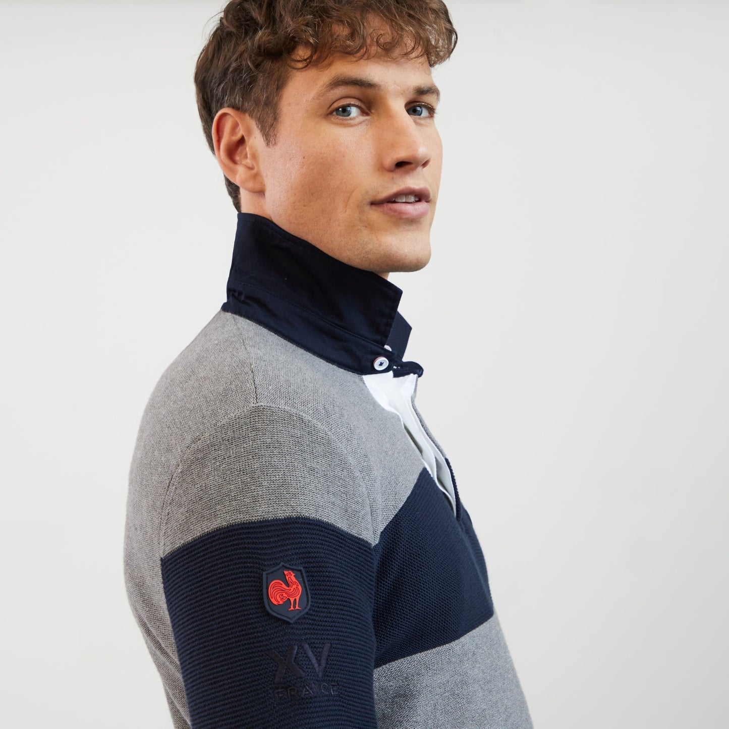 Grey circle jumper with XV de France embroidery