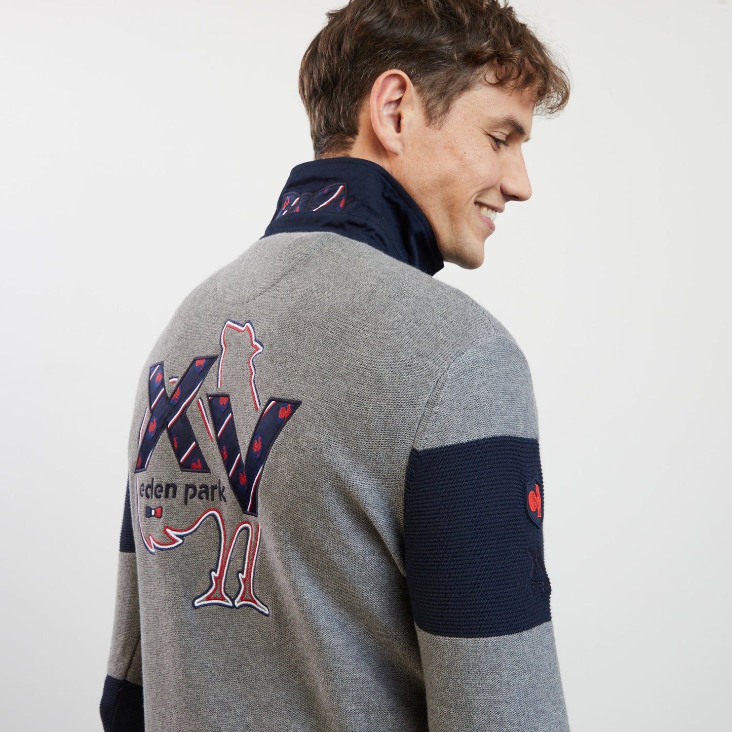 Grey circle jumper with XV de France embroidery