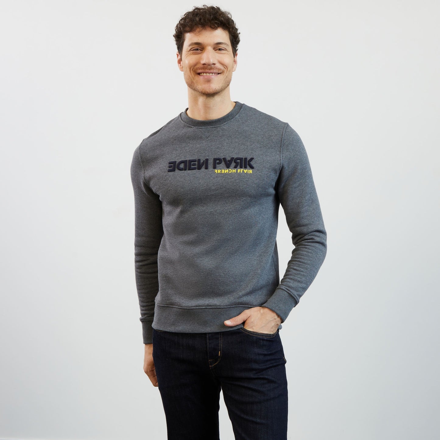 Grey round-neck sweatshirt
