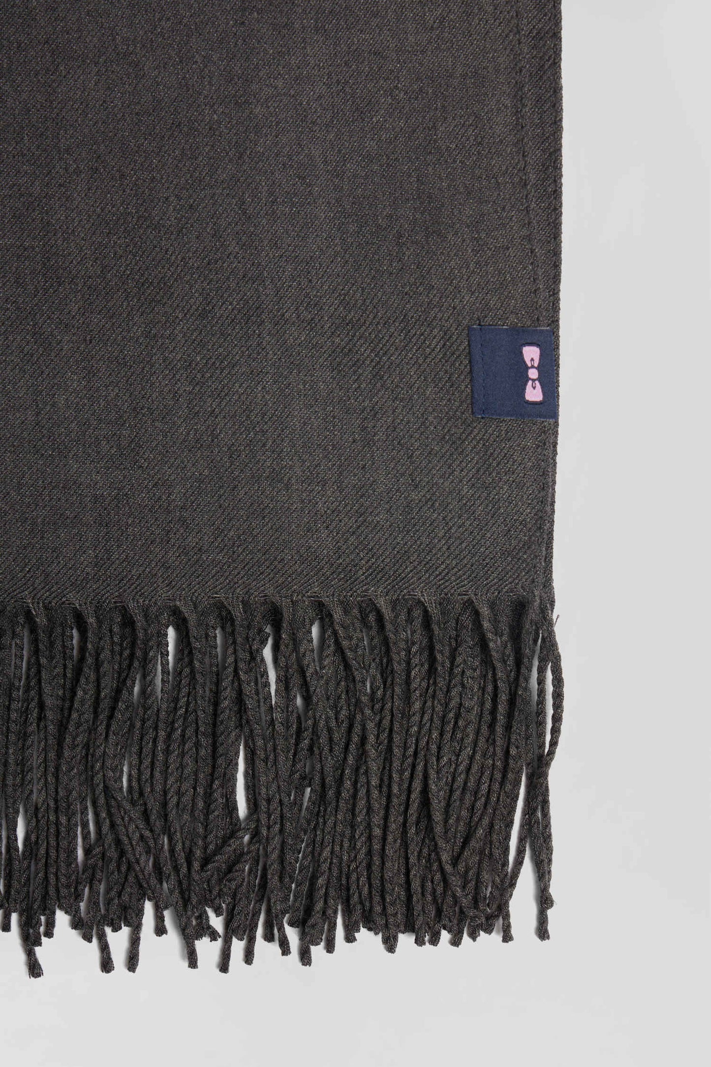 Anthracite grey fringed plain scarf