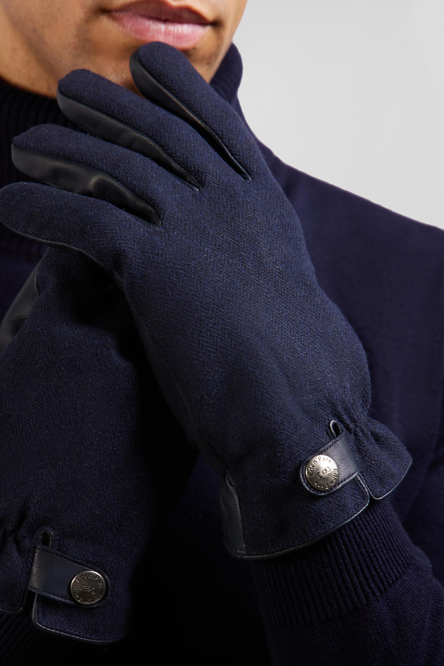 Navy blue smooth leather gloves
