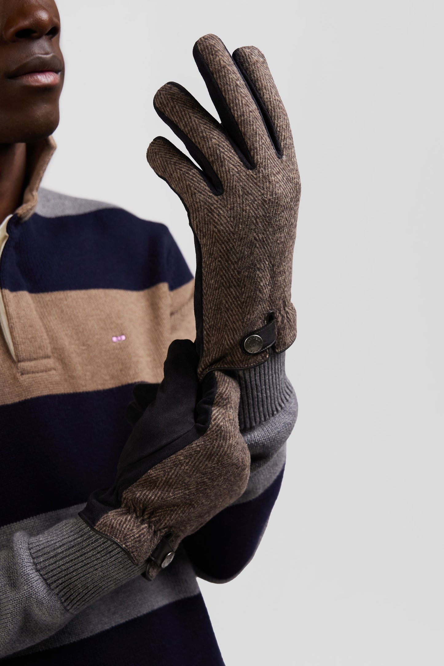 Men's brown leather gloves