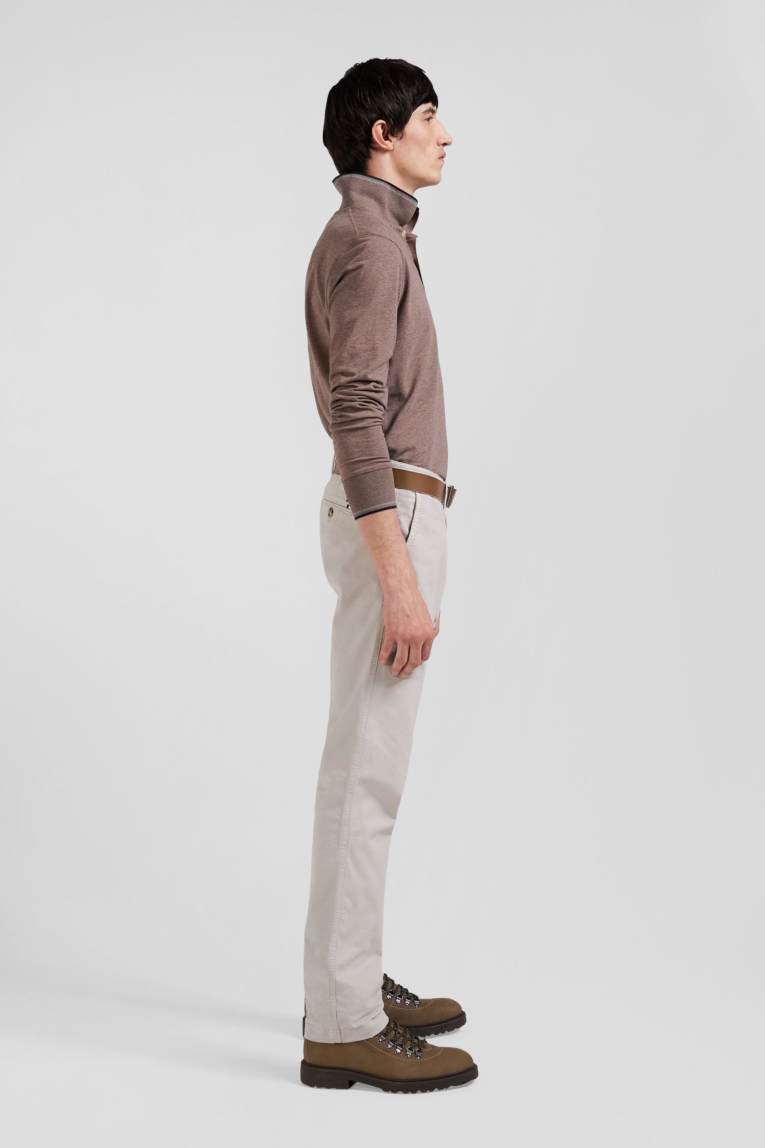 Regular camel chino trousers in stretch cotton gabardine