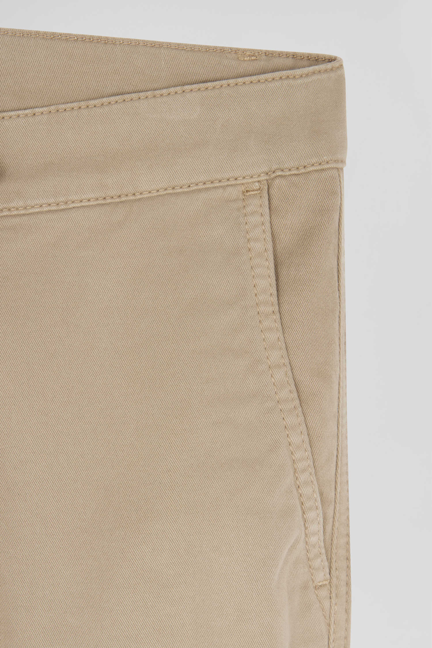 Regular beige chino trousers in stretch cotton gabardine