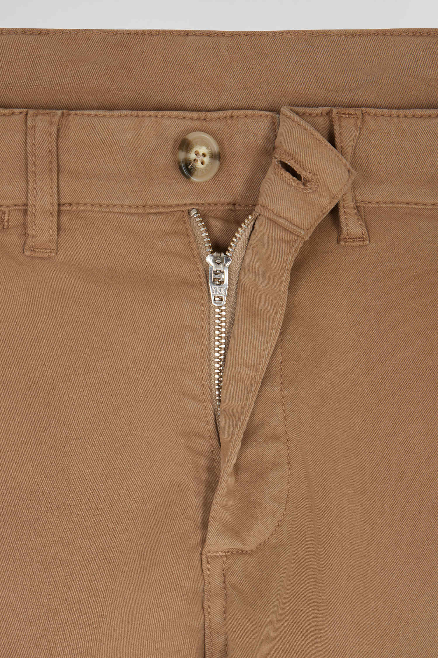 Regular brown chino trousers in stretch cotton gabardine