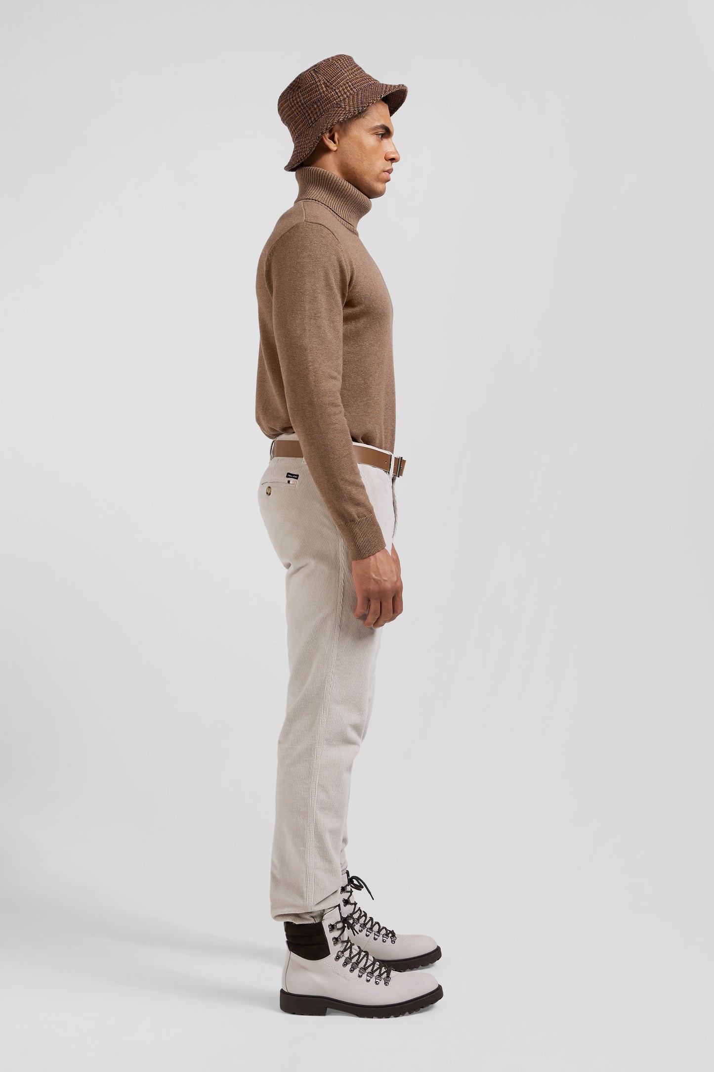 Regular ecru stretch cotton velvet chino trousers