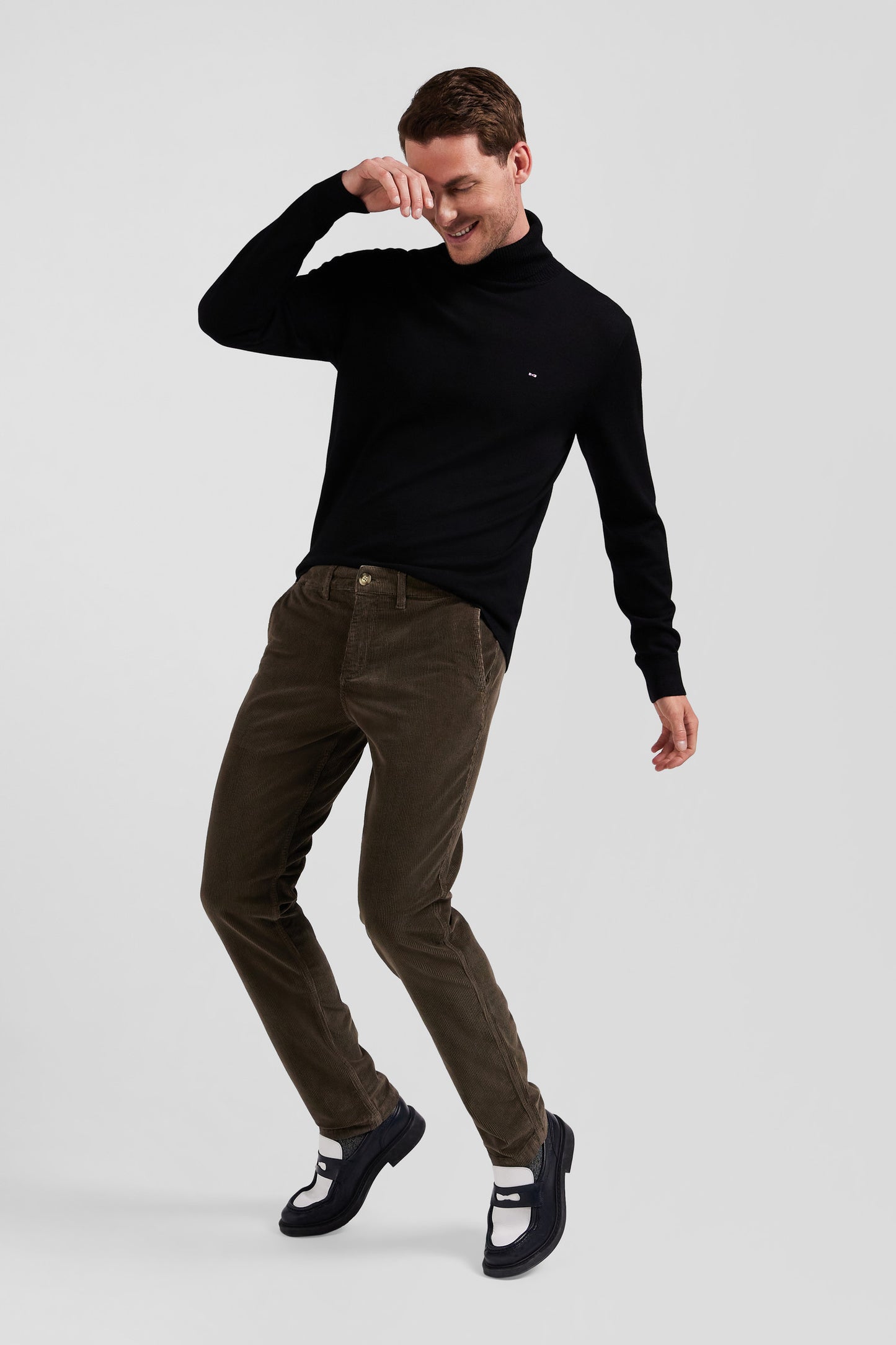 Regular brown stretch cotton velvet chino trousers