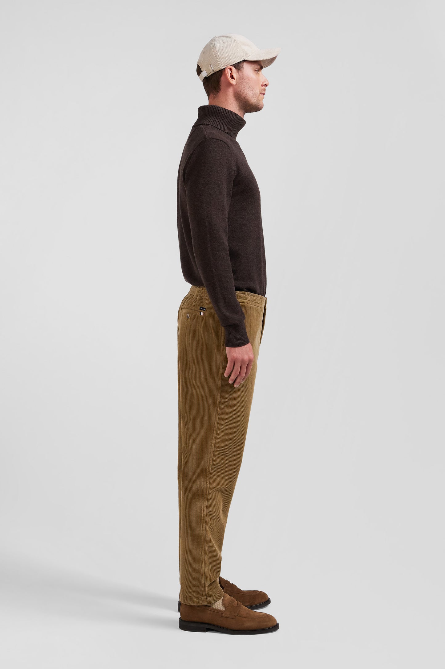 Elasticated-waist pants in hazelnut stretch cotton, Modern cut
